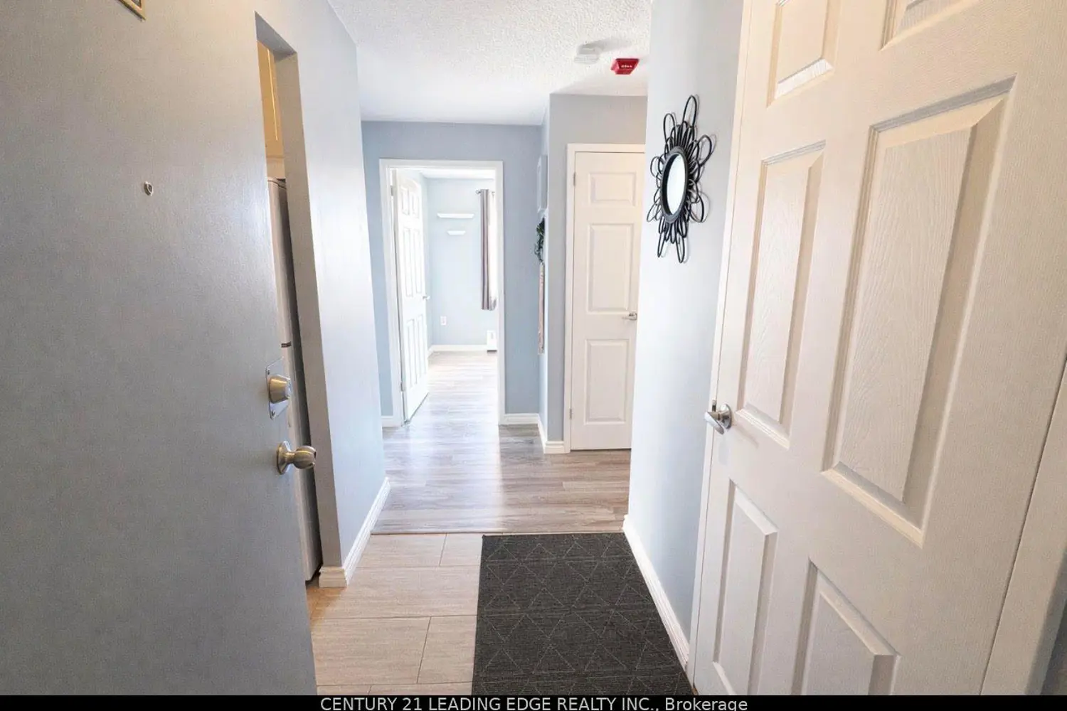 936 Glen Street 209 photo 4
