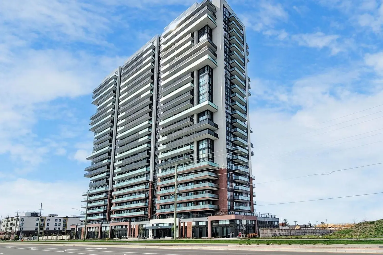 2550 Simcoe Street 2121
