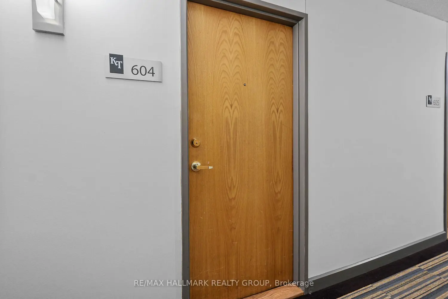 199 Kent Street 604