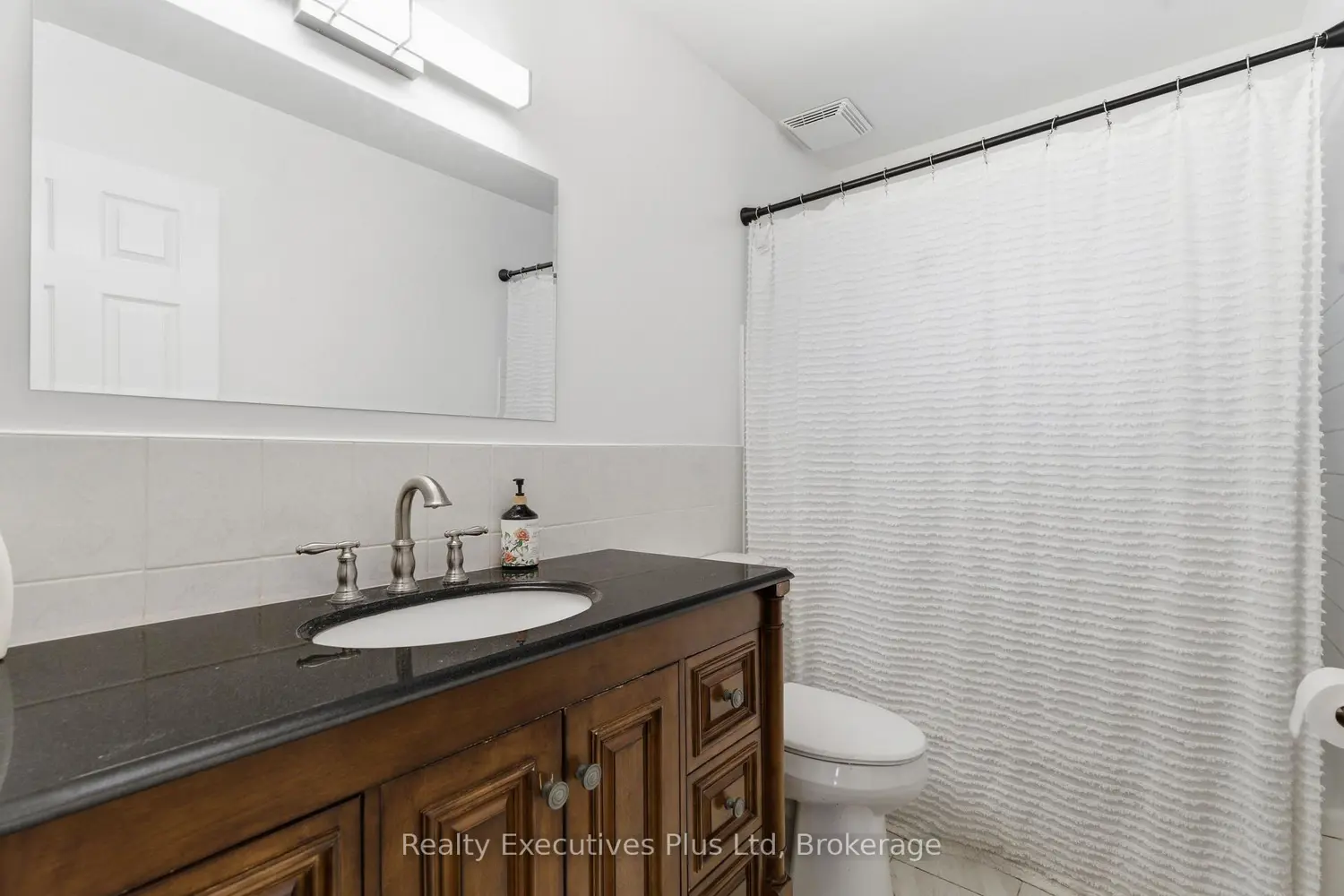 90 Western Avenue photo 4