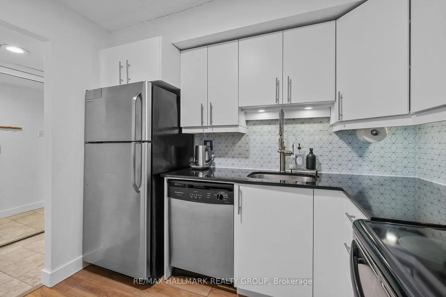 Additional image 8 of 199 Kent Street 604