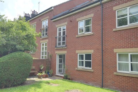 2 Vicarage Mews, Leeds LS5