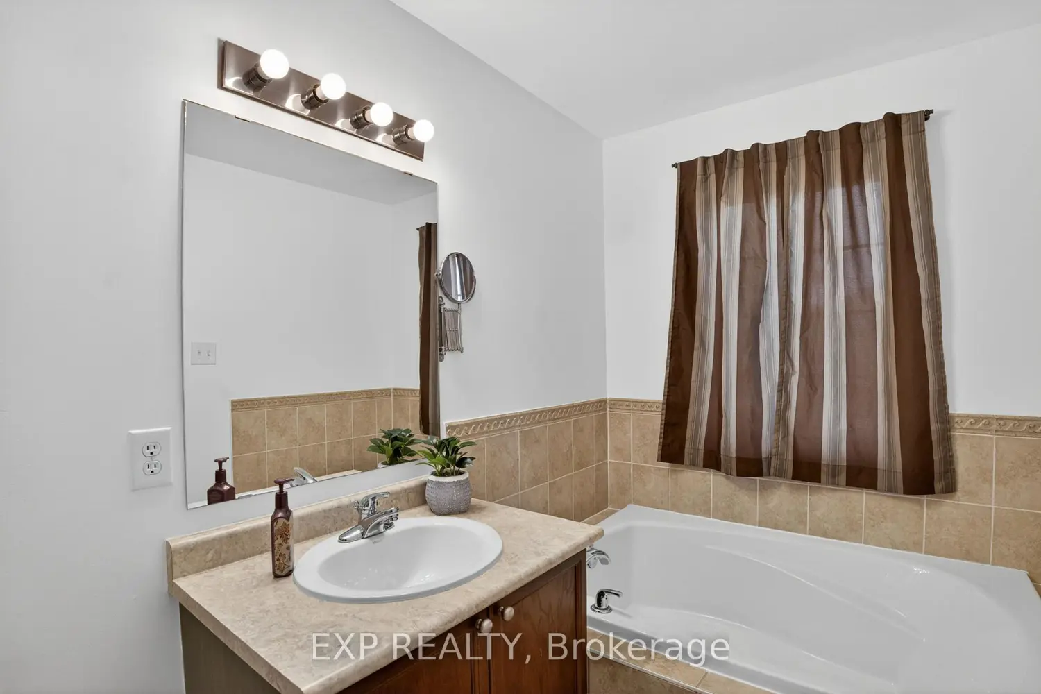 Additional image 13 of 301 Brigitta Street