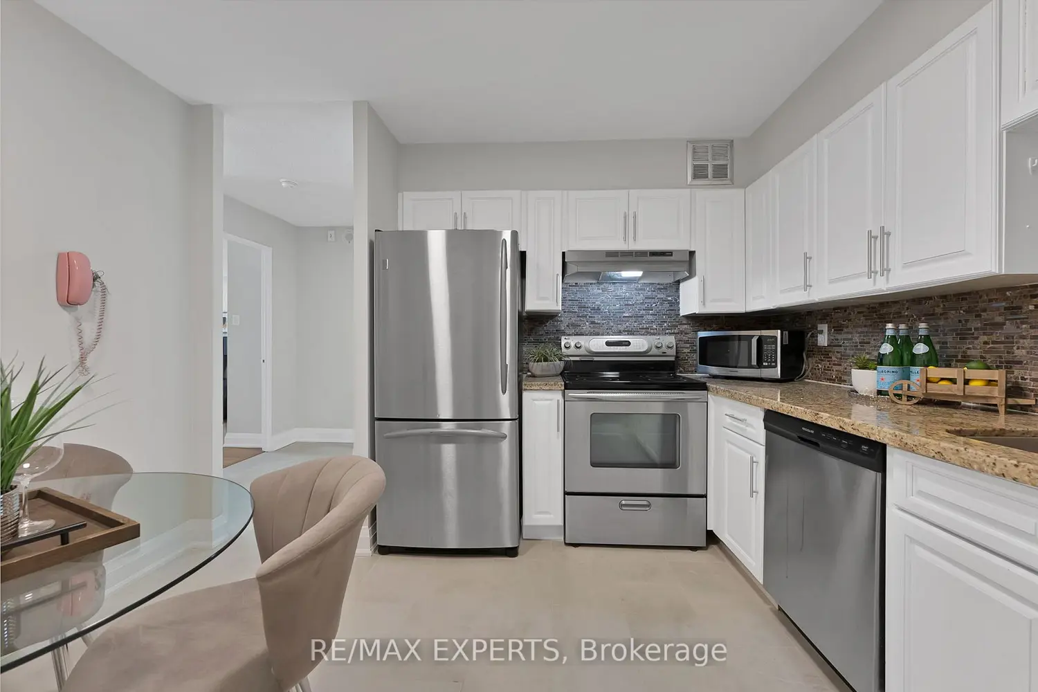 Additional image 7 of 45 Carlton Street 1114