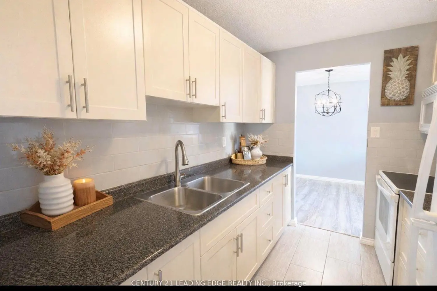 936 Glen Street 209 photo 5