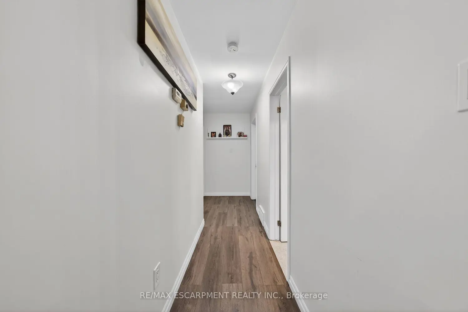 1549 Guyatt Road photo 3