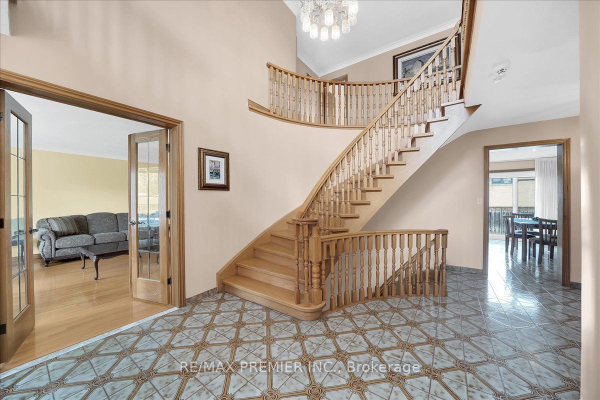 Additional image 5 of 100 Hallsport Crescent, Toronto, ON, M3M 2K6
