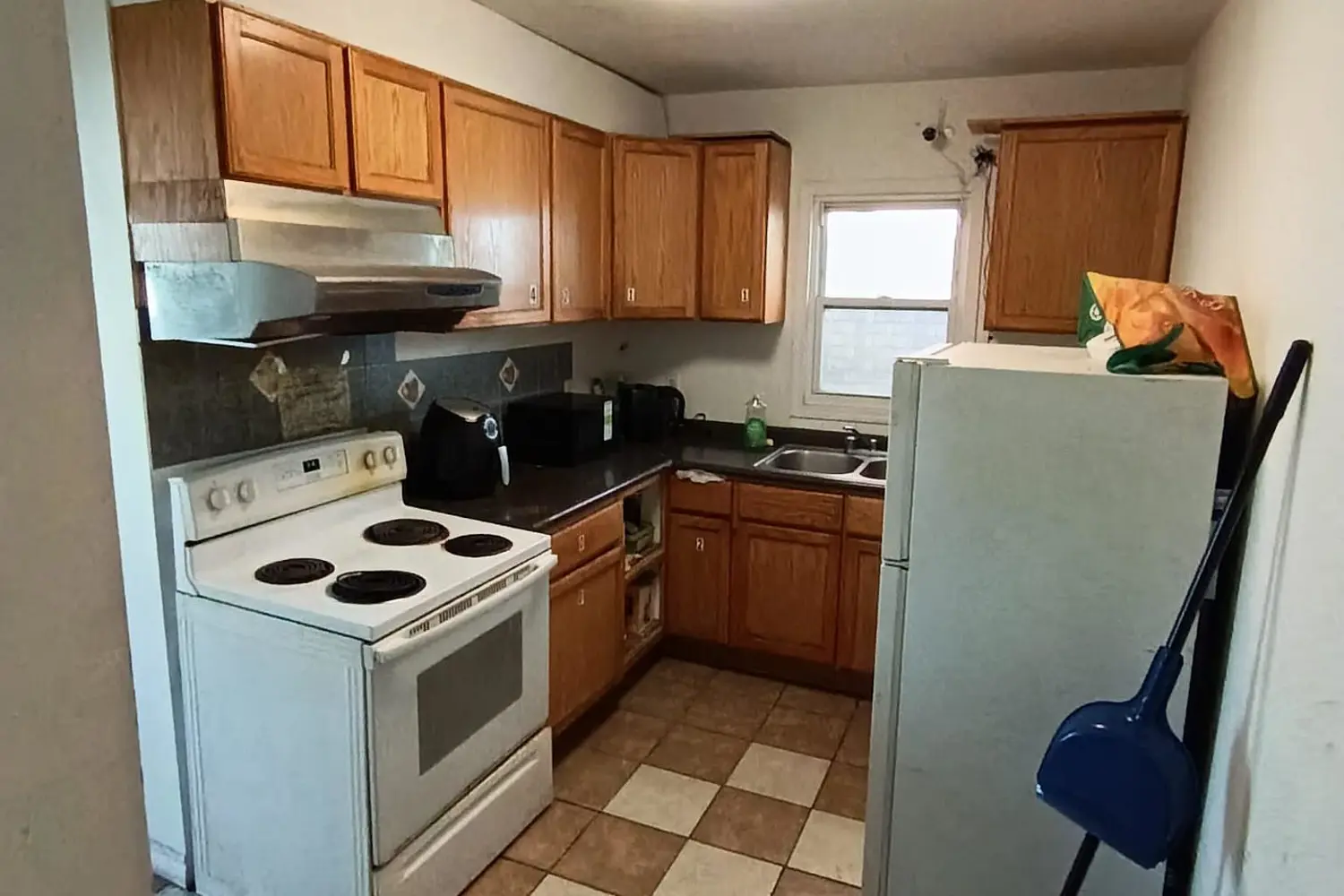 Additional image 11 of 739 Campbell Avenue
