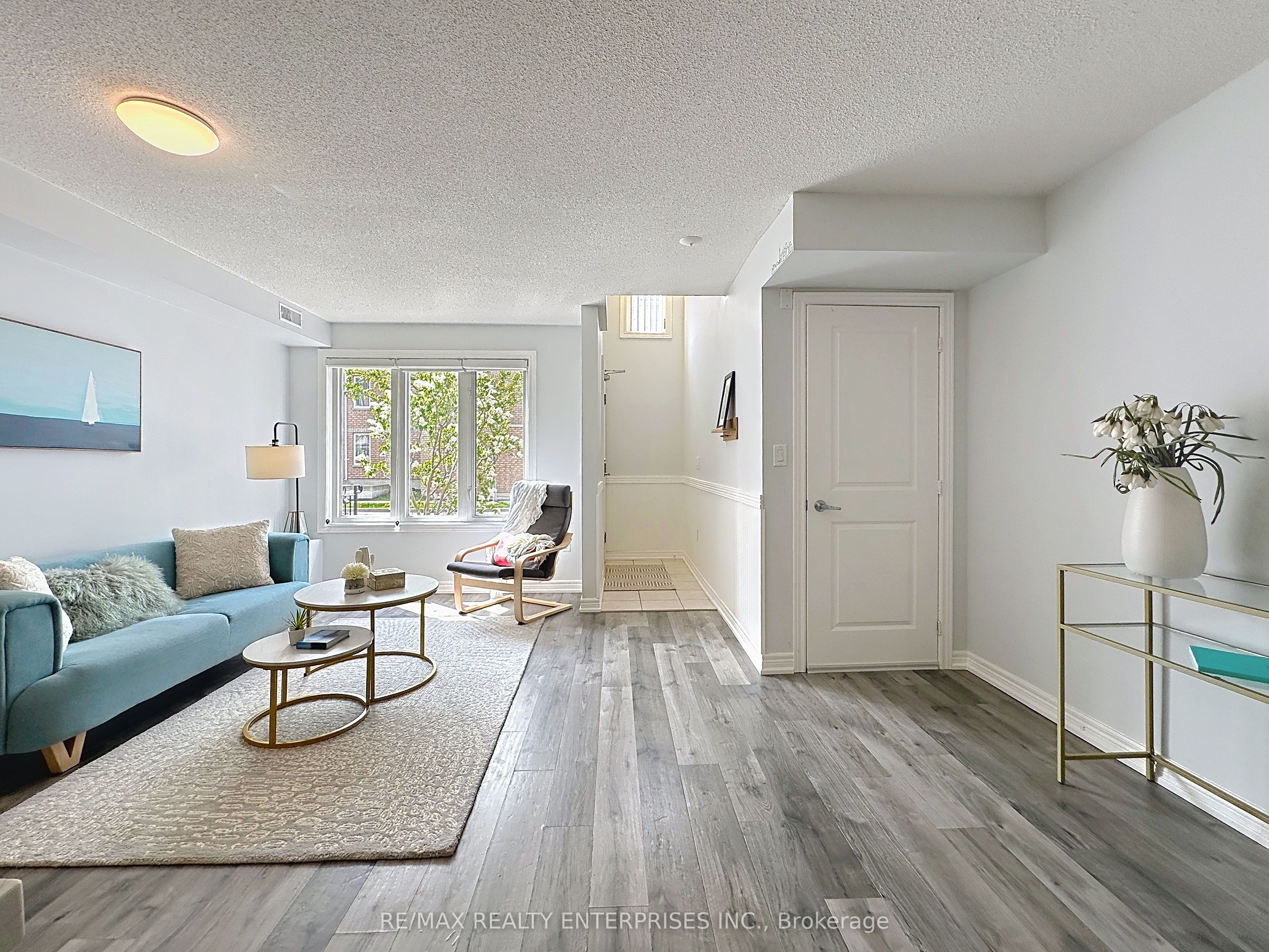 Additional image 5 of 102-52 Aerodrome Crescent, Toronto, ON, M4G 4J1