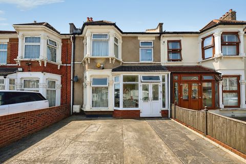 Lansdowne Road, Ilford IG3