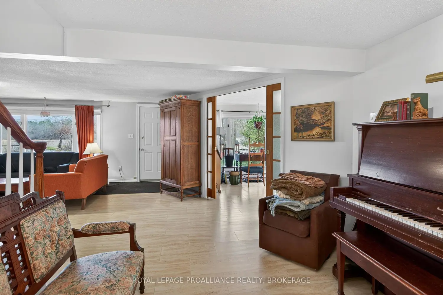 Additional image 10 of 727 Aylmer Crescent