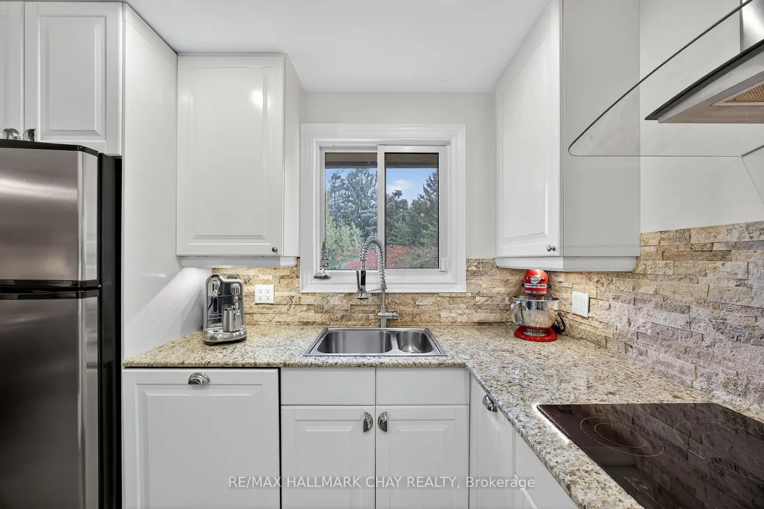 1102 Horseshoe Valley Road 312 photo 2