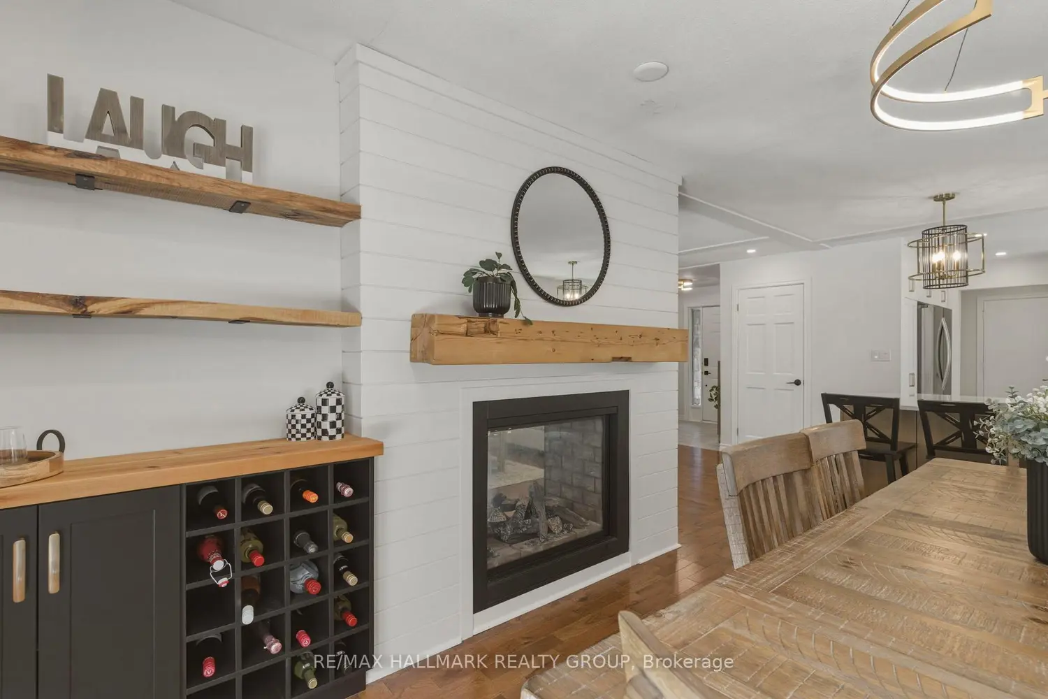 408 Yole Crescent photo 4