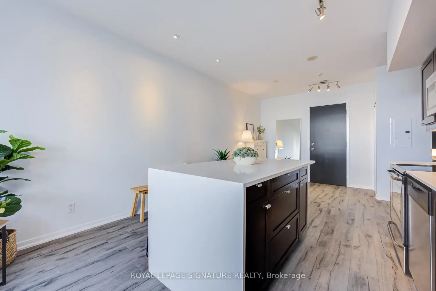 Additional image 8 of 105 The Queensway 3513