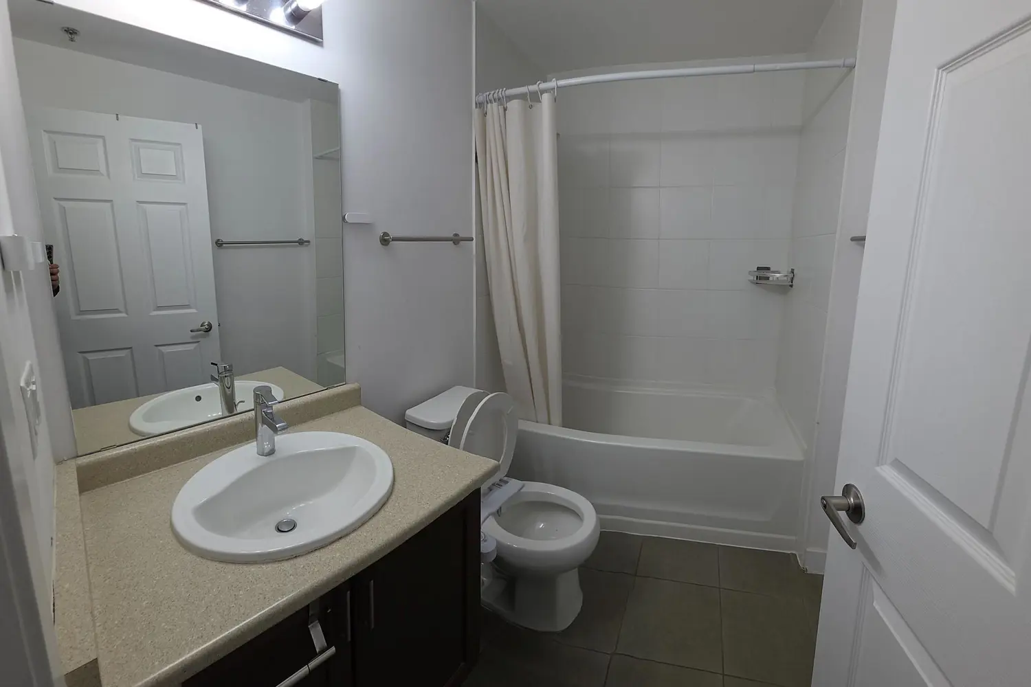 Additional image 8 of 2486 Old Bronte Road 202