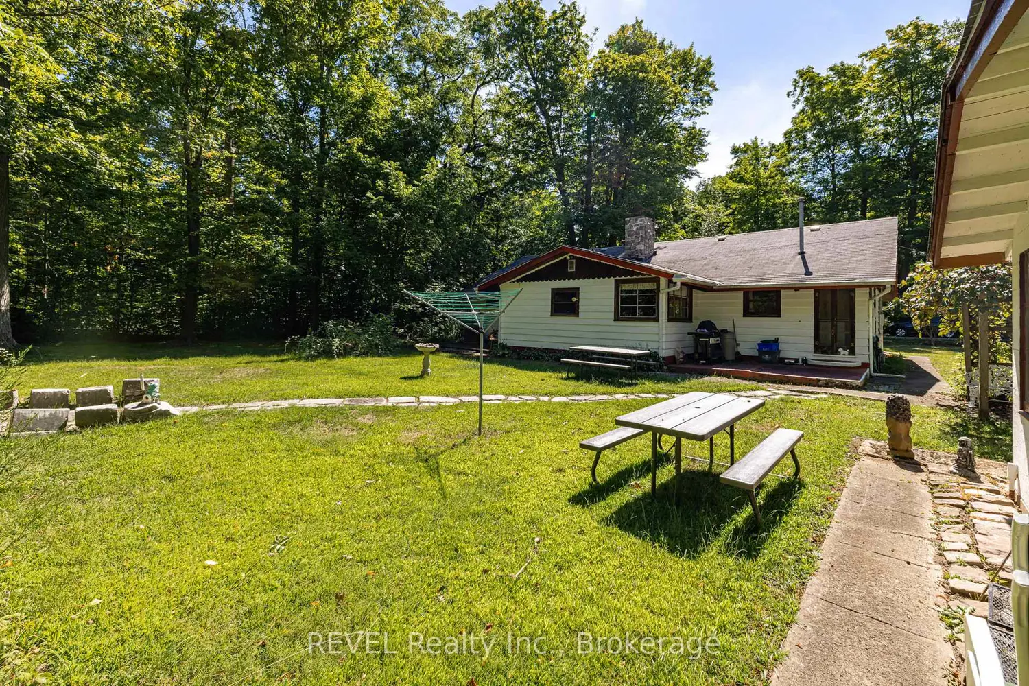 Additional image 4 of 3052 Maple Avenue