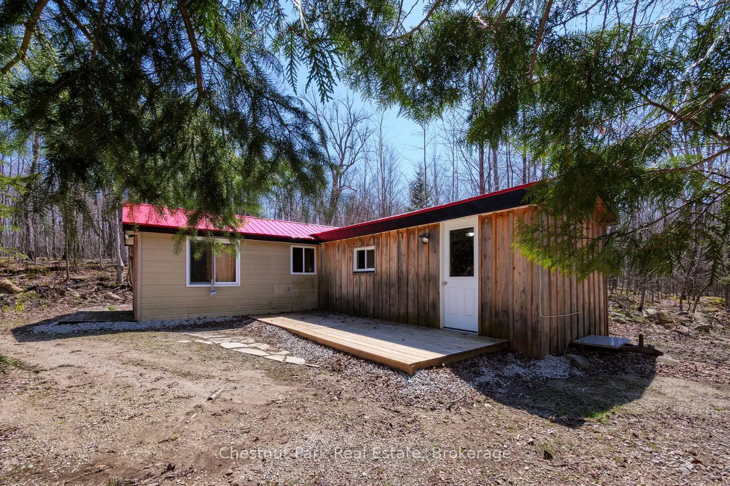 Additional image 16 of 2096 Bruce Road 9