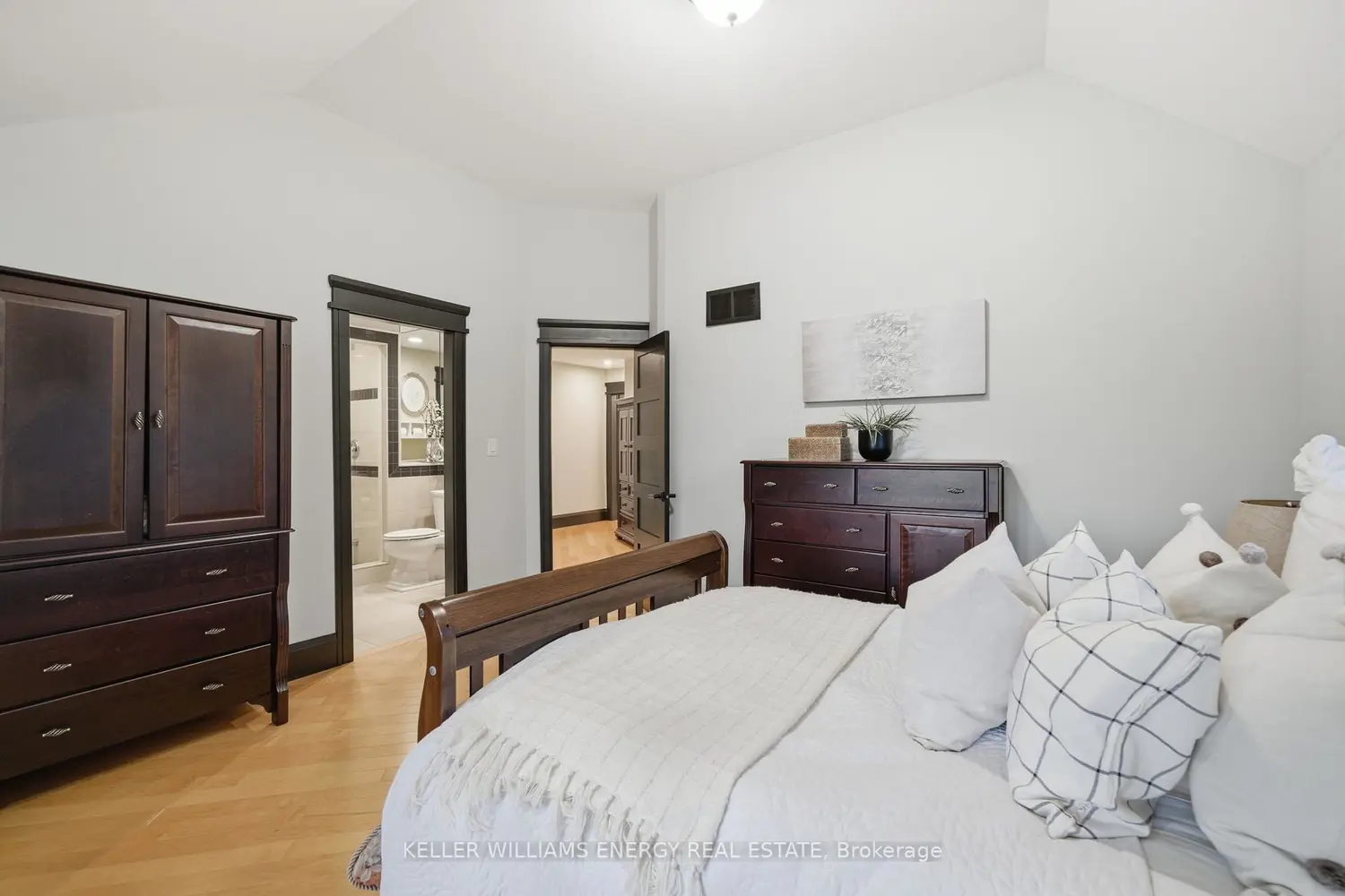 4858 Trulls Road photo 5