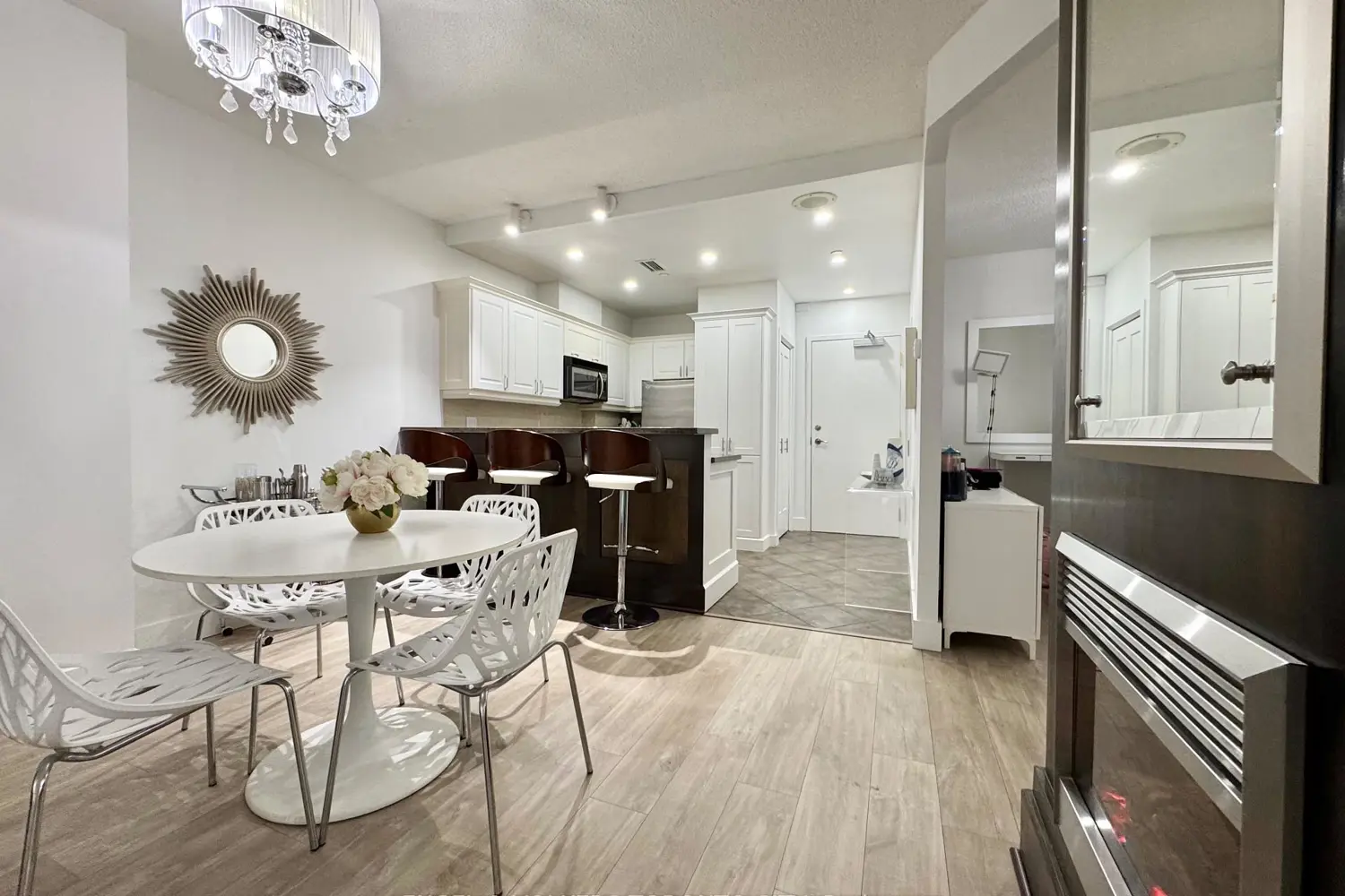 393 King Street 706 photo 3