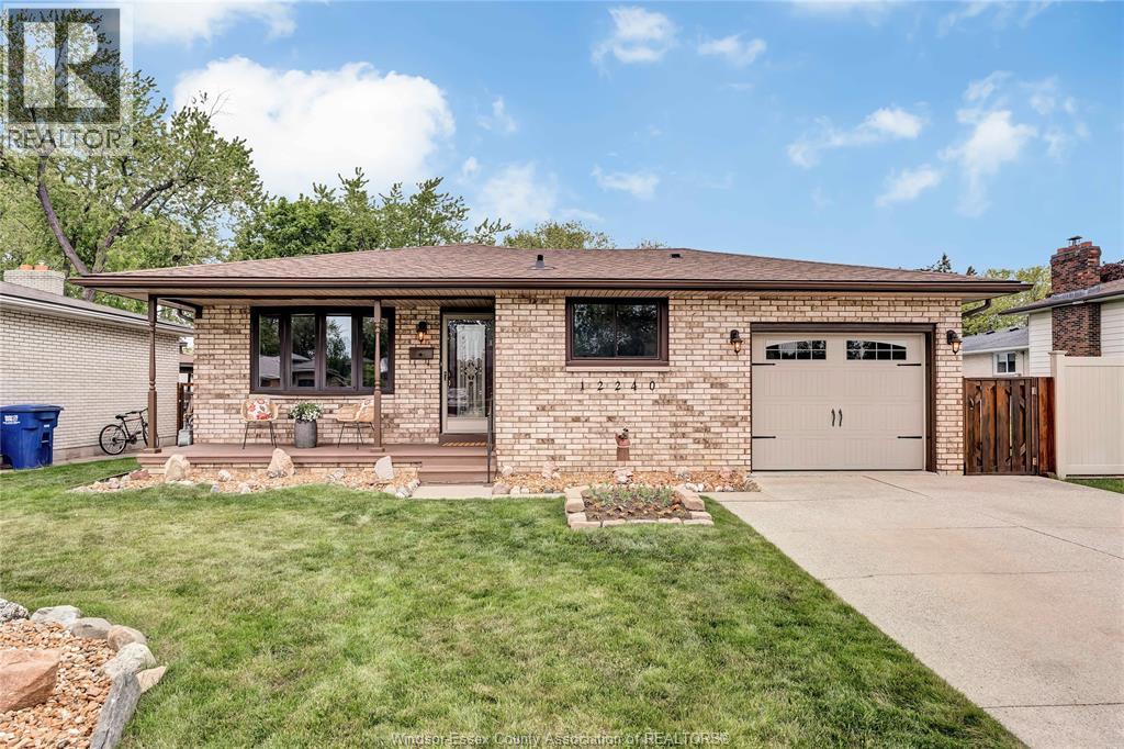 12240 Cedarwood , Tecumseh, ON, N8N2W2 photo 2
