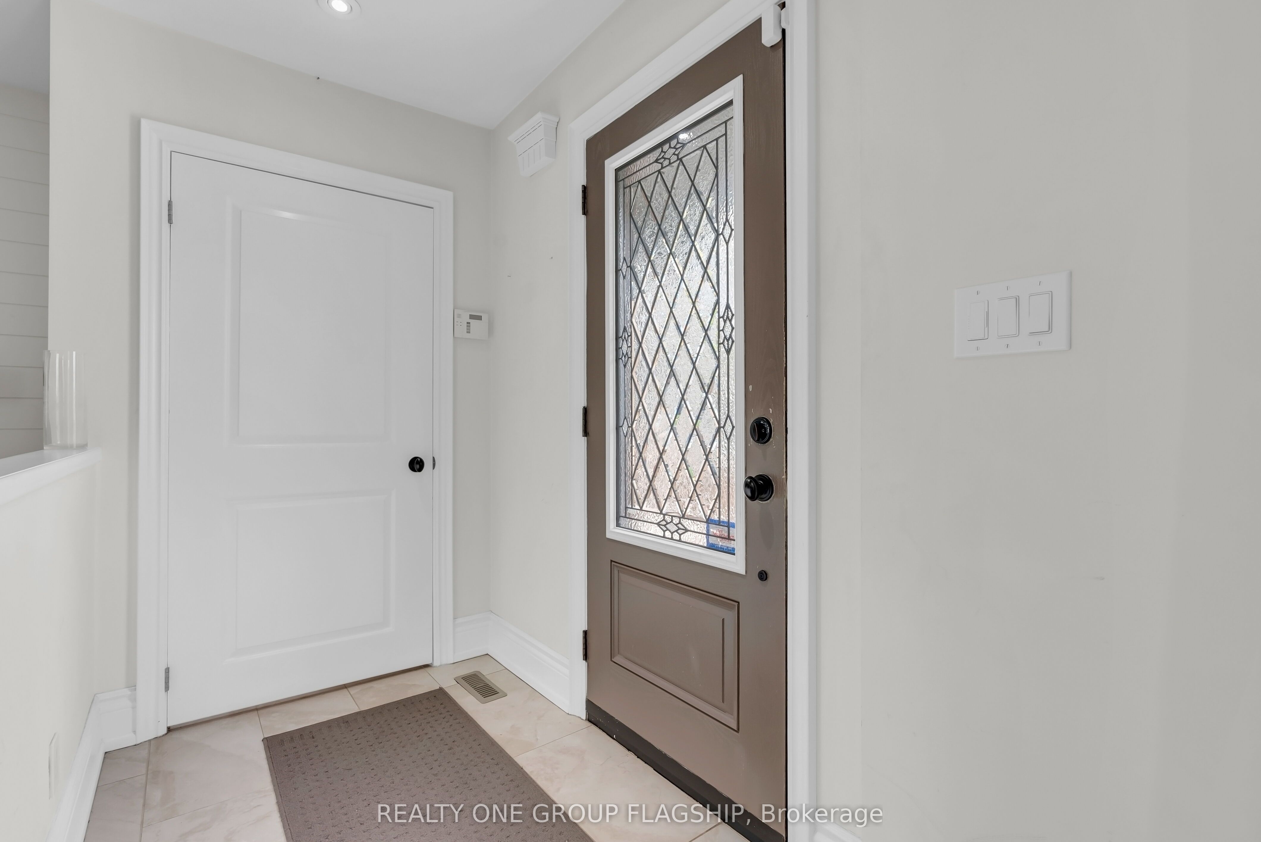 Additional image 5 of 19 Yorkview Drive, Toronto, ON, M8Z 2G1