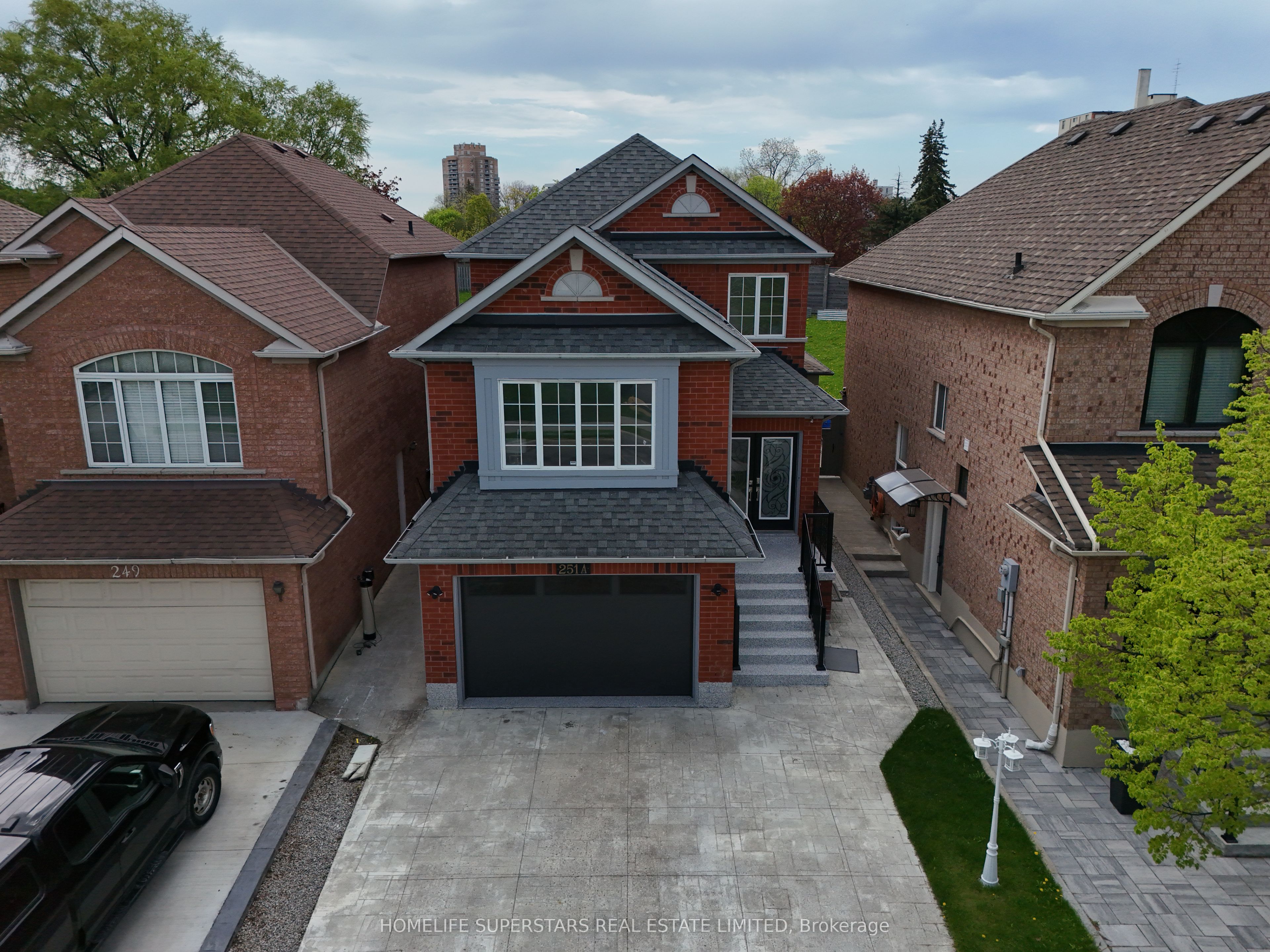 Additional image 2 of Commmission--251 Queenslea Avenue, Toronto, ON, M9N 3X4