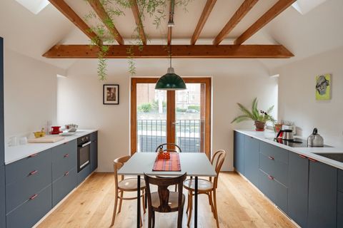 Scoble Place, London N16