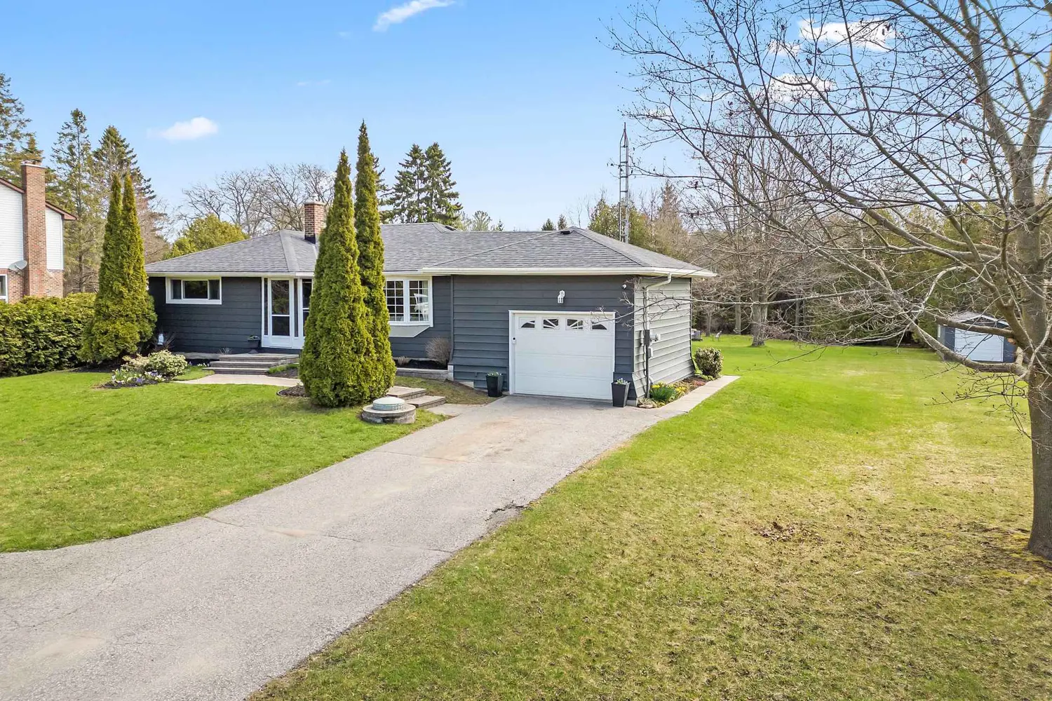 2385 Maple Grove Road photo 2