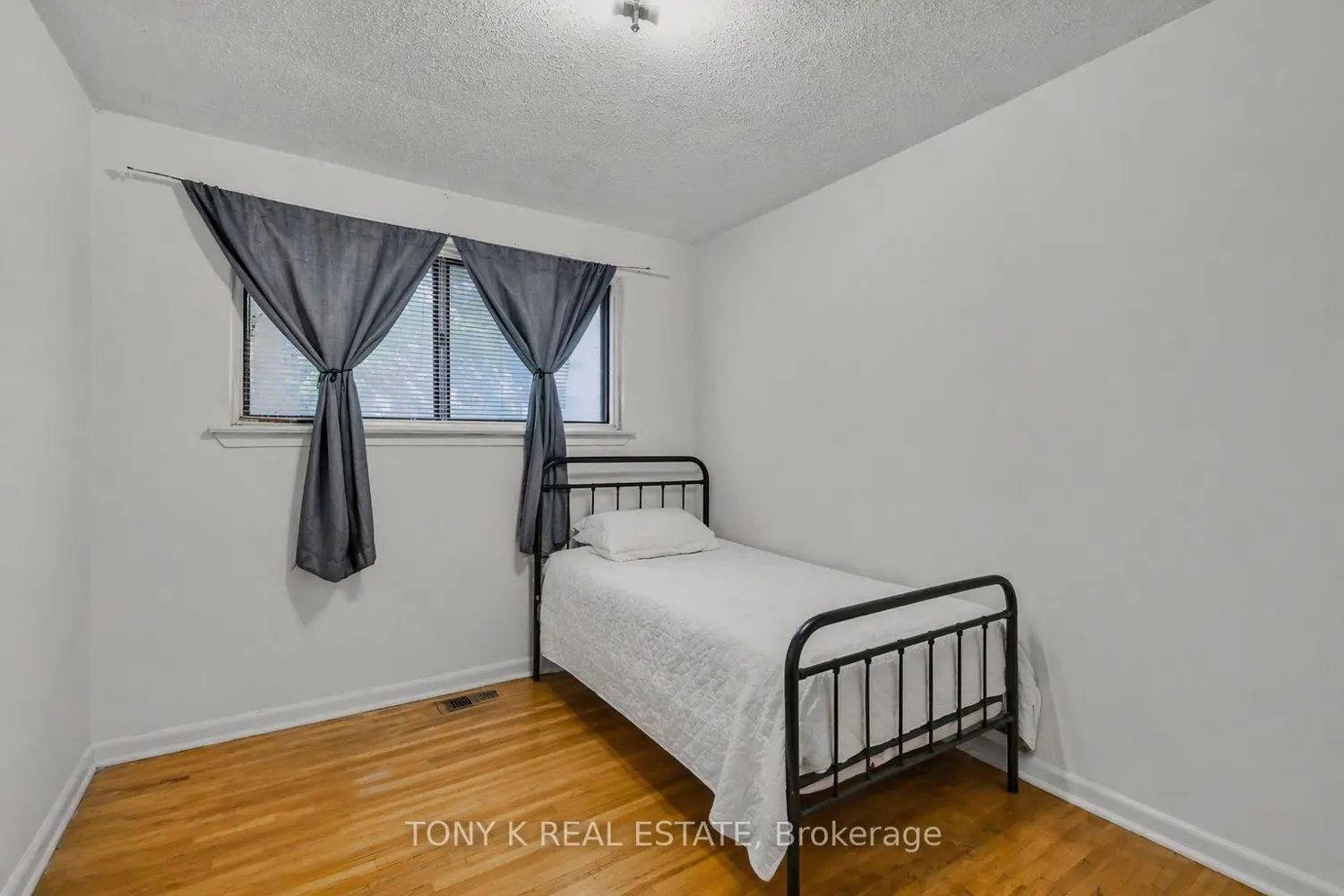 Additional image 6 of 3012 Keele Street
