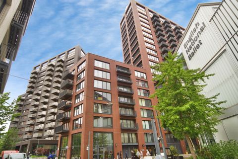 7 Lyell Street, London E14