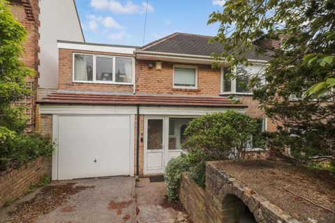 Crimicar Drive, Fulwood, Sheffield S10