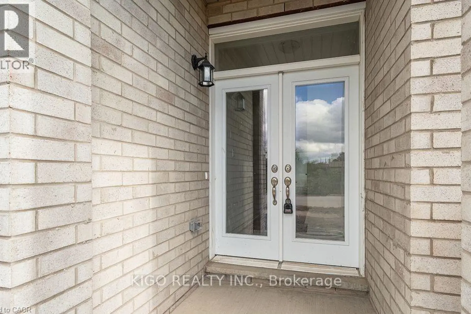 103 Mclaughlin Street photo 3
