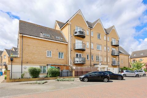 46, Varcoe Gardens, Hayes UB3