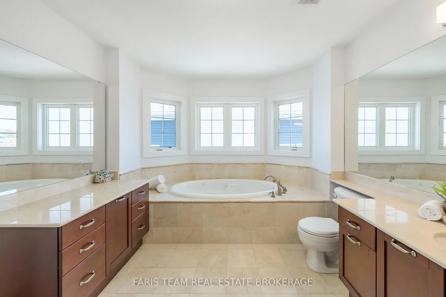 Additional image 8 of 155 William Street 12