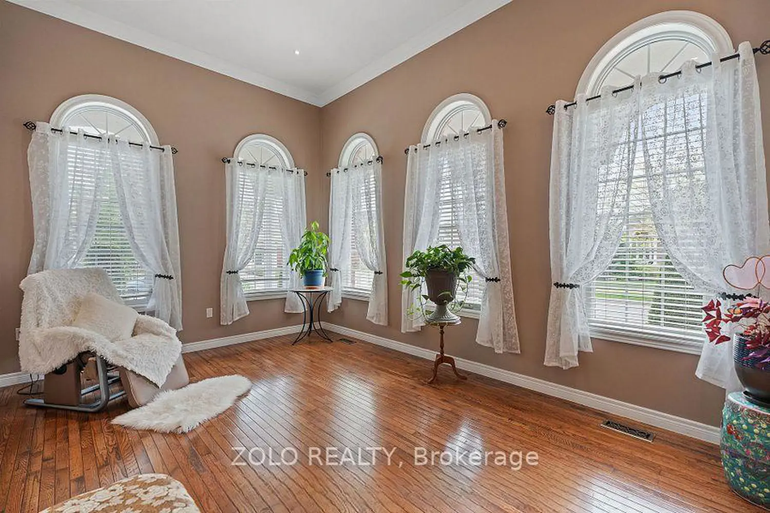 Additional image 3 of 42 Vinifera Drive