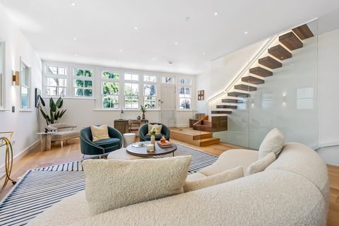 Lexham Mews, London W8