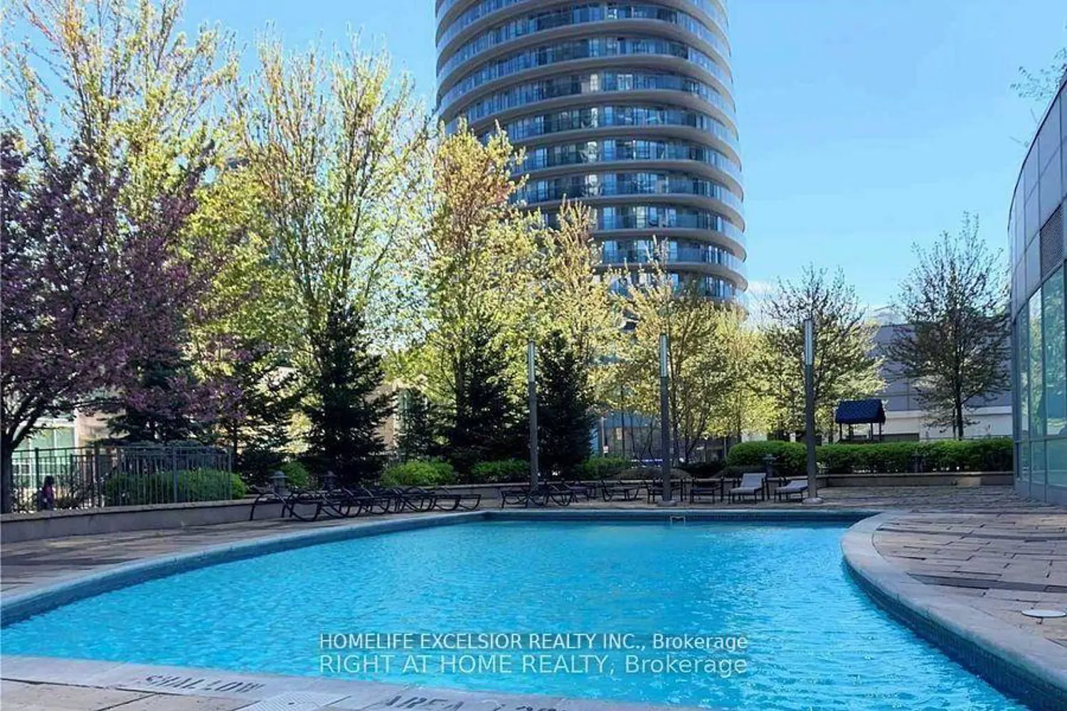 Additional image 20 of 4033 Hurontario Street 419