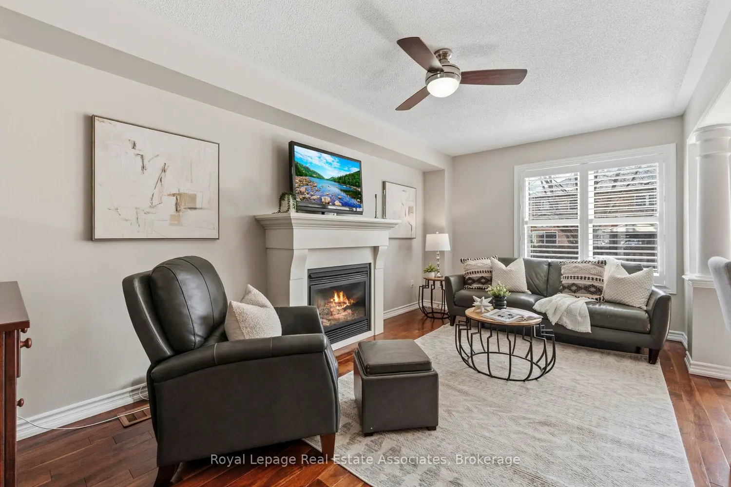 26 Snowberry Crescent photo 3