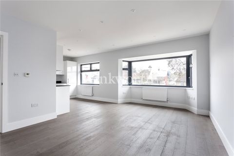 The Vale, London NW11