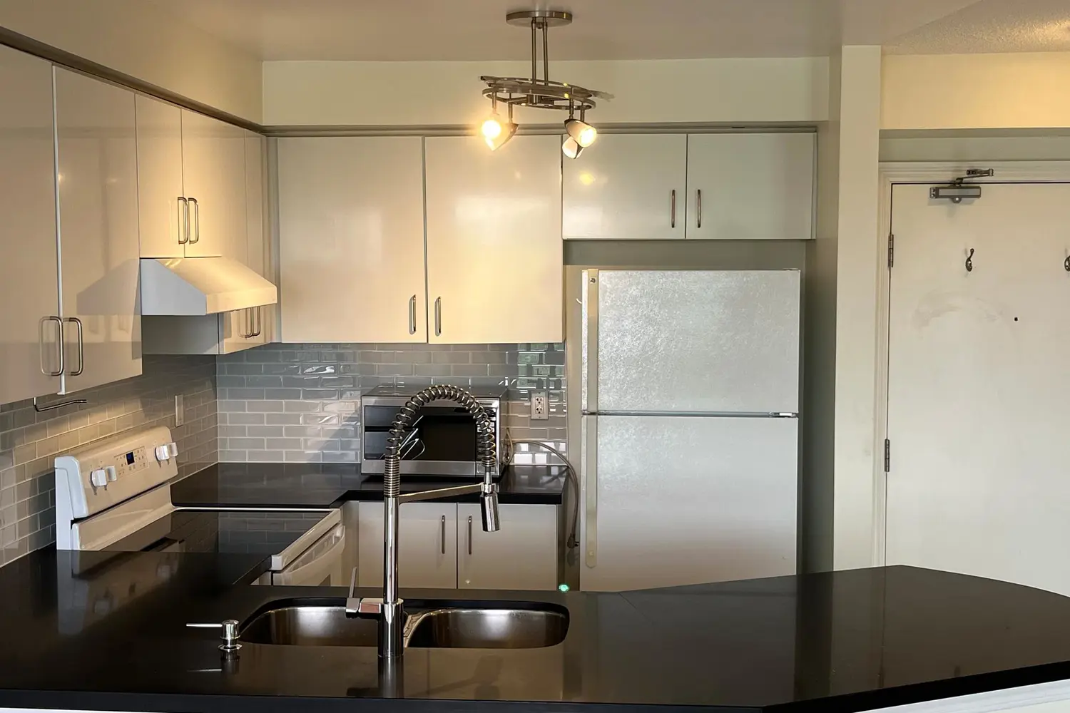 Additional image 13 of 935 Sheppard Avenue 603