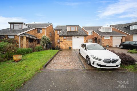 Cypress Avenue, Enfield EN2