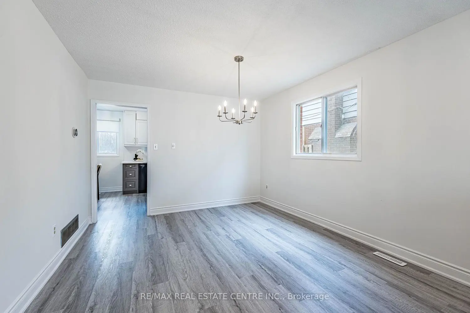 11 Kirkland Road photo 2