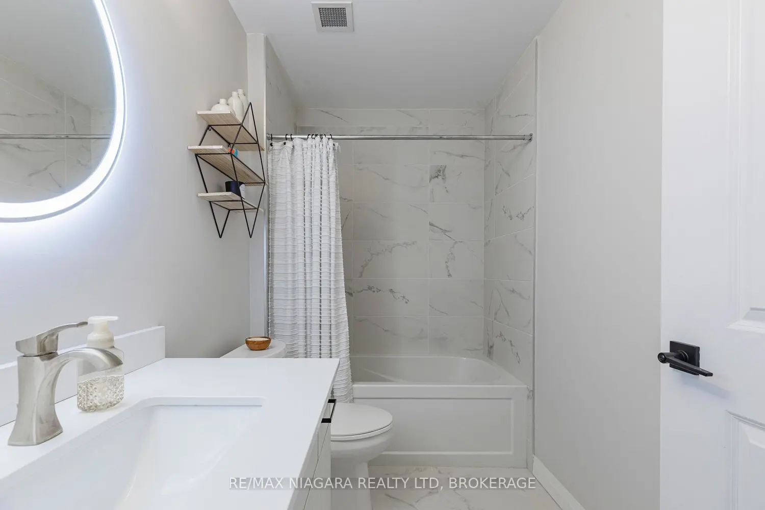 Additional image 13 of 120 Springvalley Crescent 208
