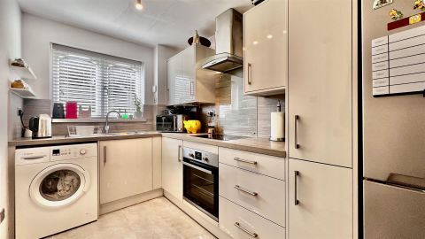 Harewood Terrace, Norwood Green UB2