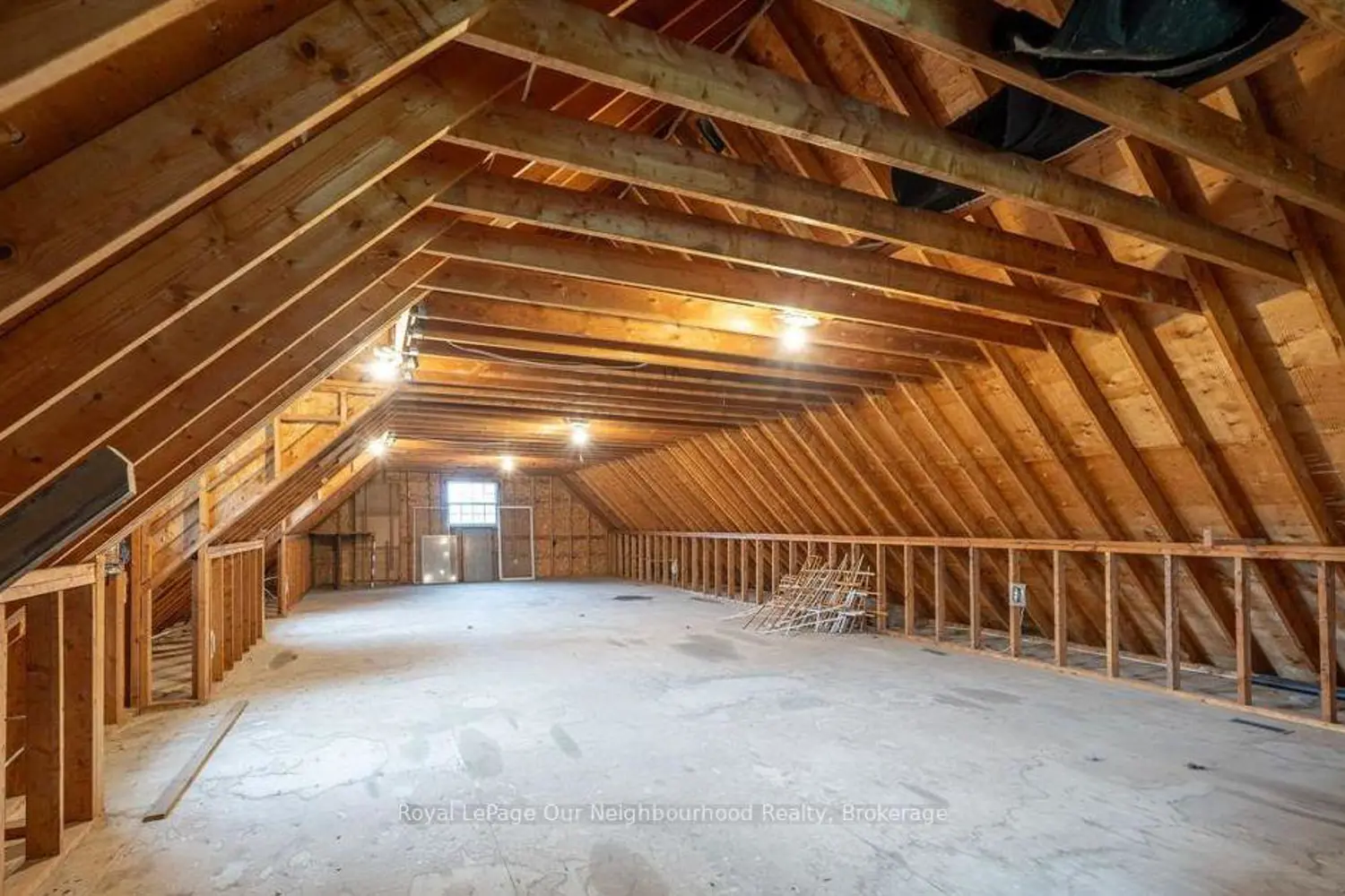 Additional image 10 of 3741 Lakeshore Road