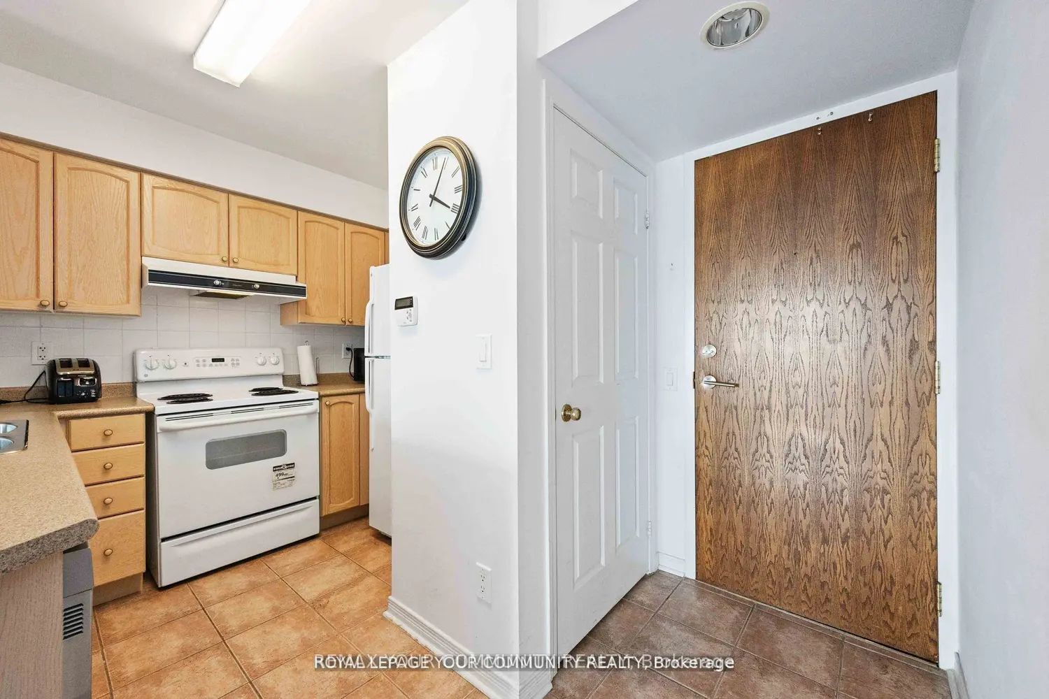 Additional image 2 of 23 Oneida Crescent 909