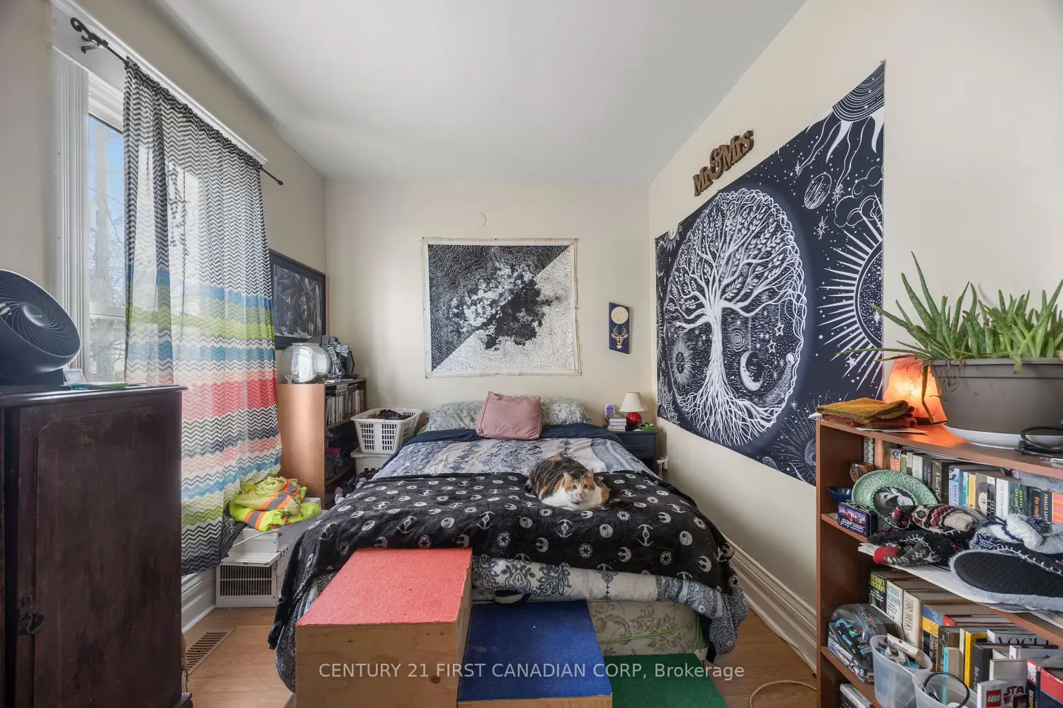 551 Adelaide Street photo 5