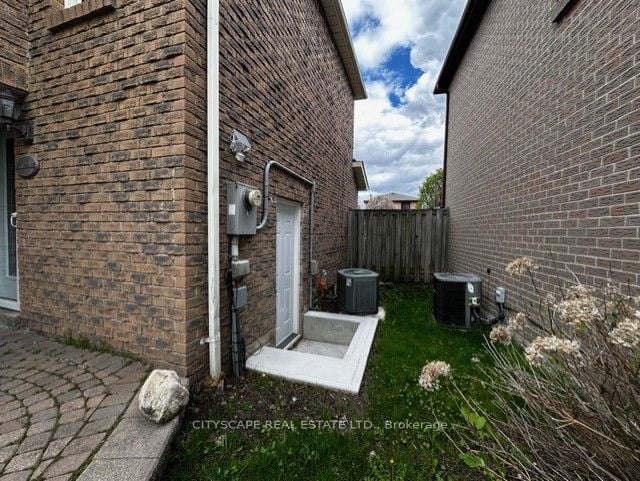 Additional image 3 of 82 Chatfield Drive, Ajax, ON, L1T 2J9