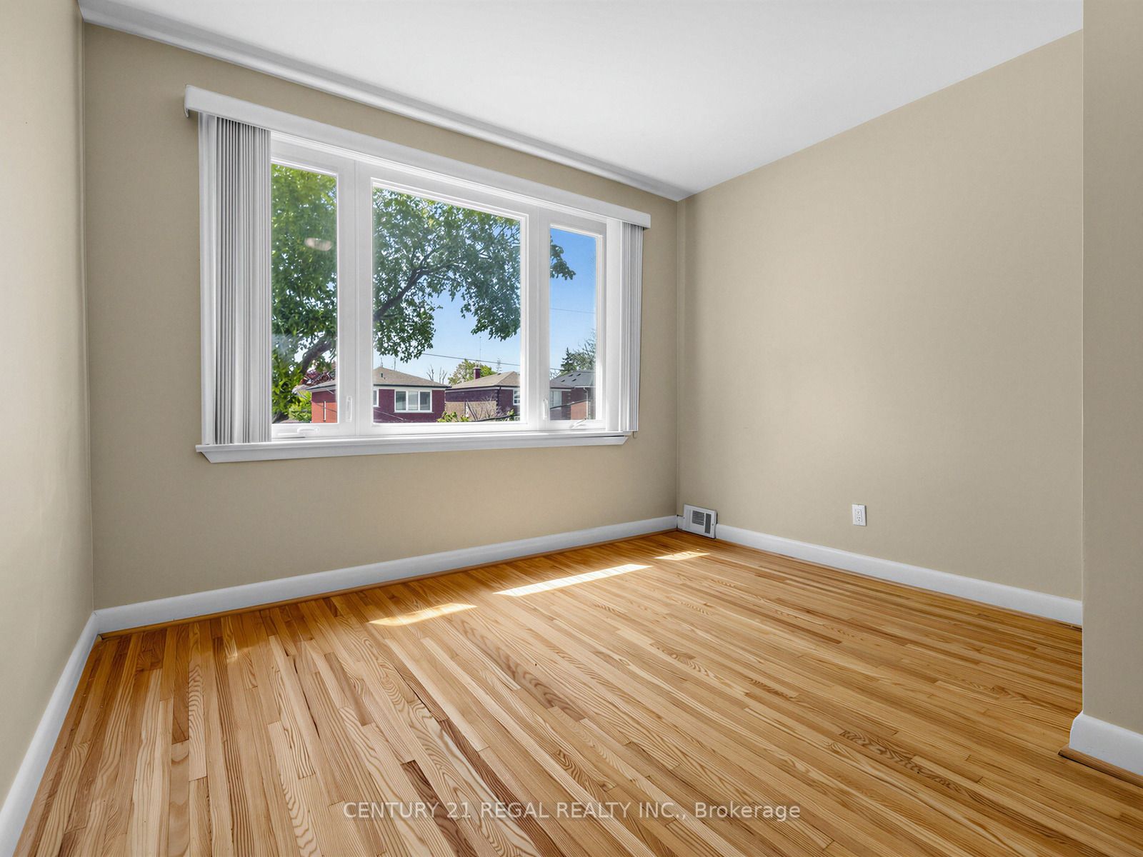 Additional image 5 of 1062 Glengrove Avenue, Toronto, ON, M6B 2K2