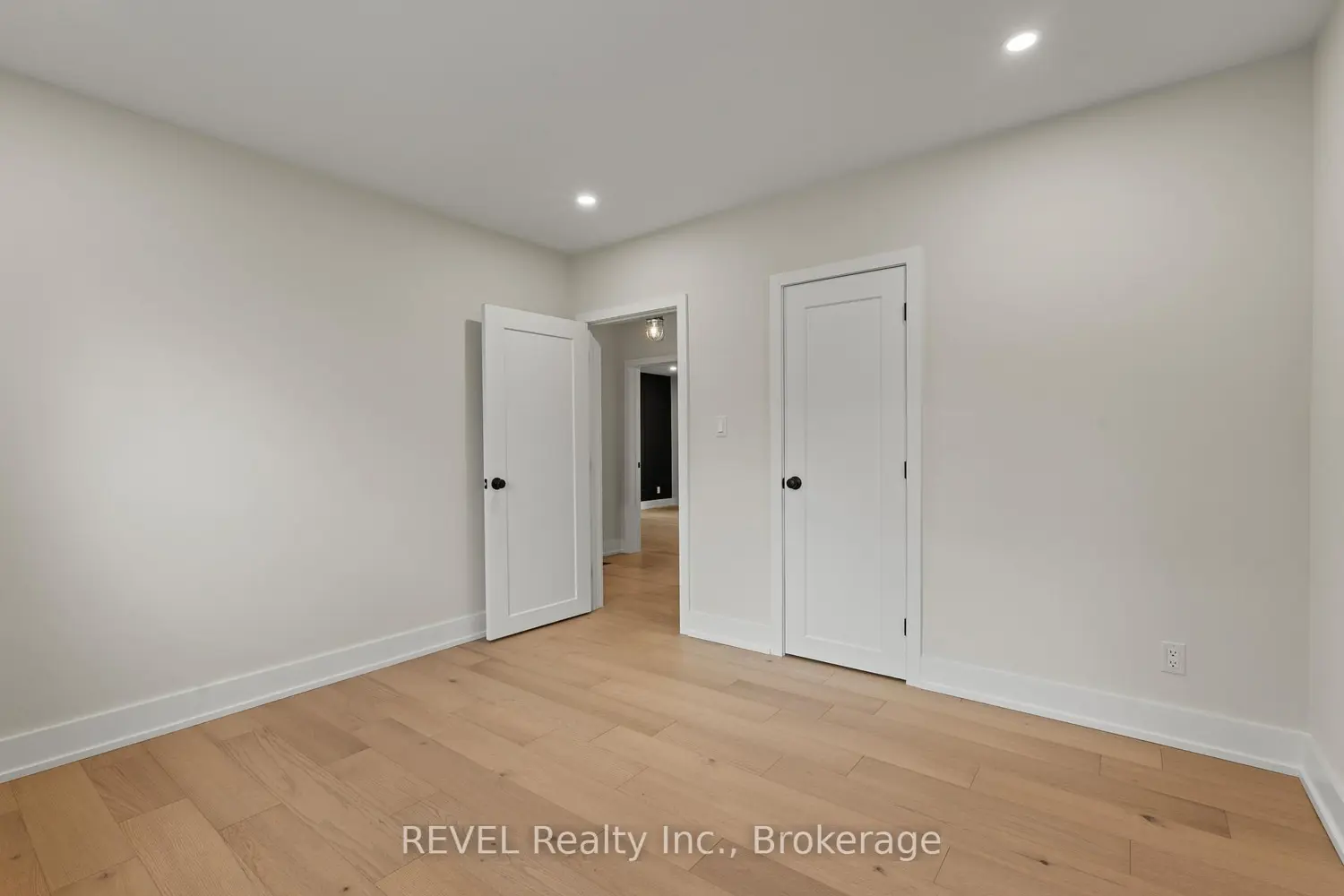 Additional image 9 of 1097 Pelham Street